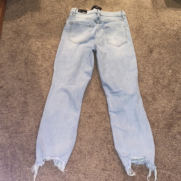 Fashion Nova jeans distressed denim - Picture 3 of 4